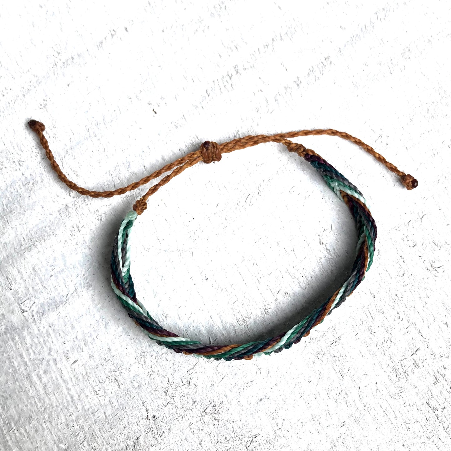 Knotted Fishtail Variegated Bracelet