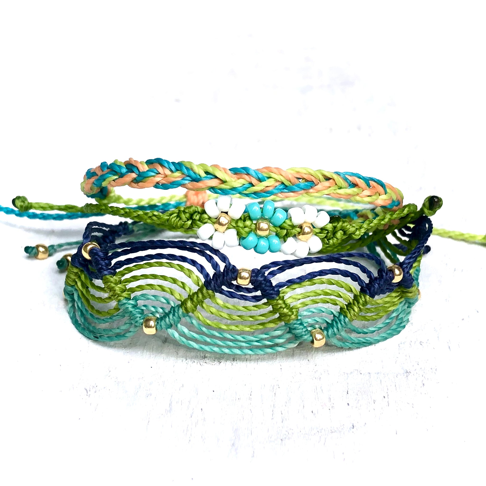 Daisy Macrame Bracelet Set - Pick your favorite string colors!